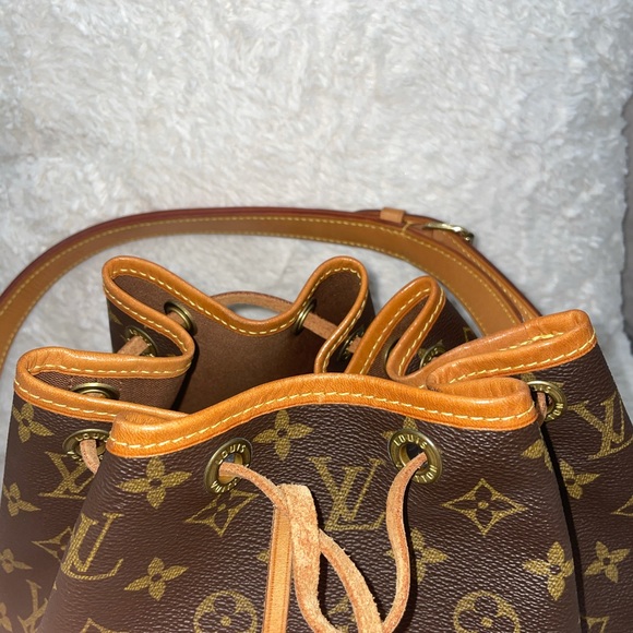 ♥️ SOLD♥️ Authentic LV Petit Noe - Picture 6 of 11